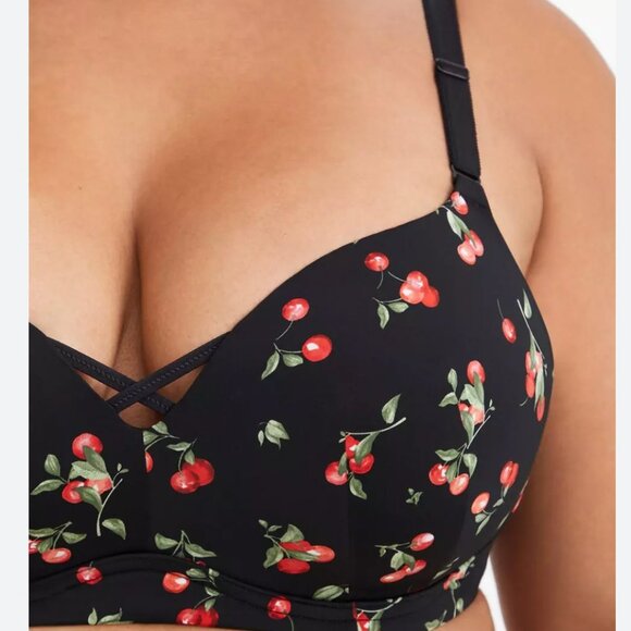 Torrid Black Dream Wire-Free Push-Up Bra in Cherry Print Size 42DDD - Picture 2 of 6